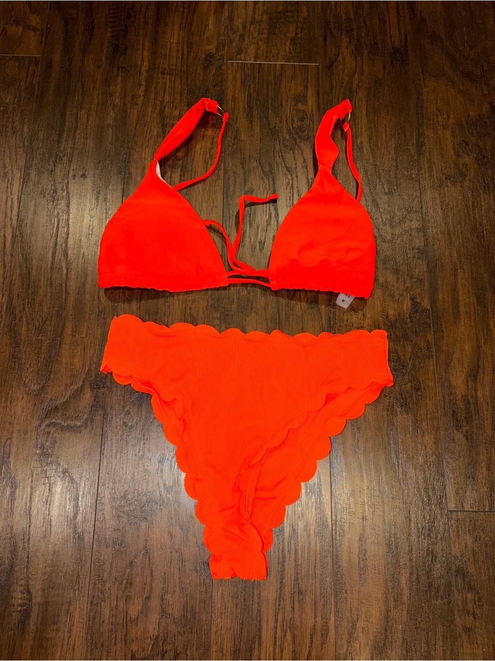 Triangle Scallop-Edge Bikini Set in Bright Orange